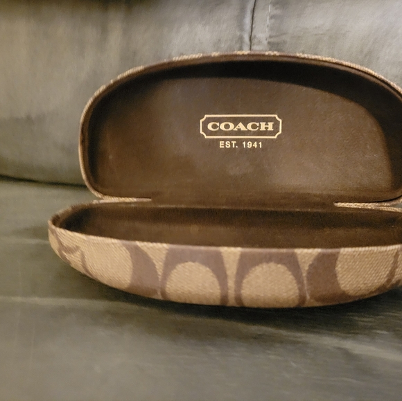 COACH Signature Glasses Case in Brown/Tan. Hard shell, perfect for sunglasses! - Picture 6 of 10